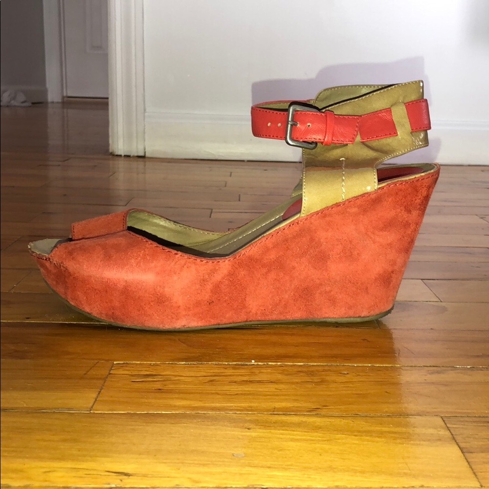 KENNETH COLE HEELS